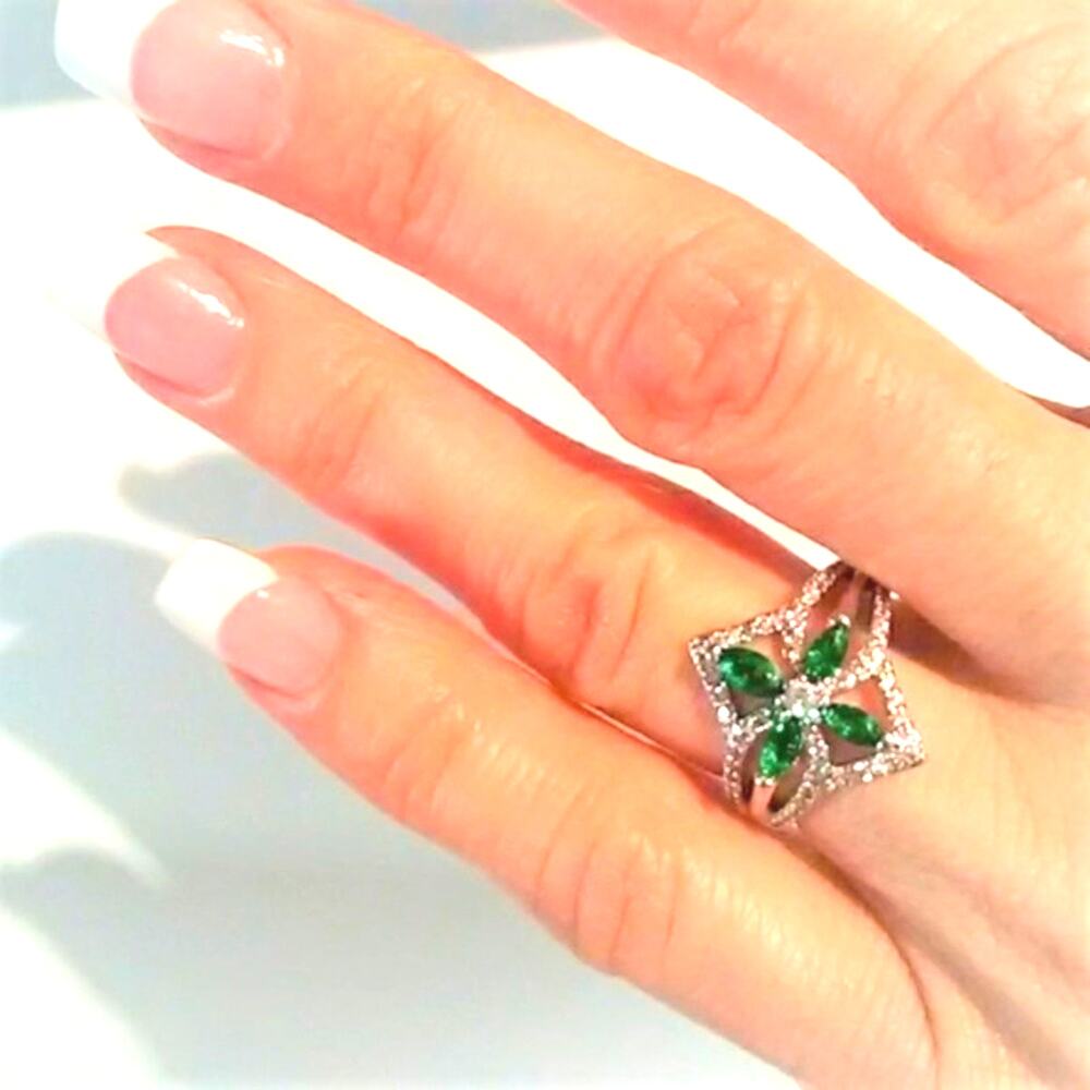 Irish Green Clover Ring Sz 8.5‎ Simulated Emerald Diamond 925 Brilliant Cocktail